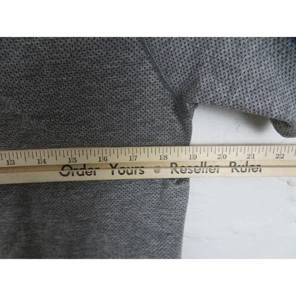 Lululemon Metal Vent Tech Polo Shirt Mens Medium Gray Short Sleeve Performance - Picture 9 of 10